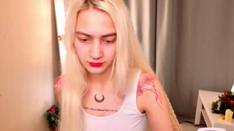 Snapshot of charmingchickk chatting on December 16, 2025, 6:07 am Eva online show from December 16, 2025, 6:07 am