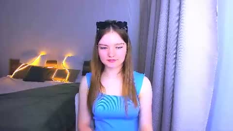 Snapshot of charminglookeva chatting on June 18, 2026, 4:13 am Im Eva online show from June 18, 2026, 4:13 am