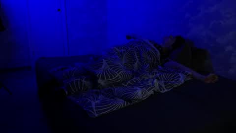 lynxy online show from December 10, 2024, 10:37 pm