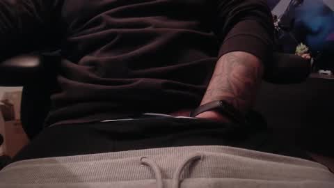 Snapshot of chartles83 chatting on April 8, 2026, 8:14 am Chartles online show from April 8, 2026, 8:14 am