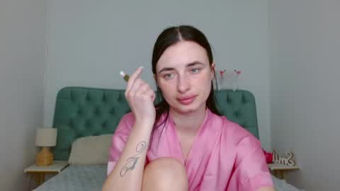 Adel online show from April 23, 2026, 4:42 pm