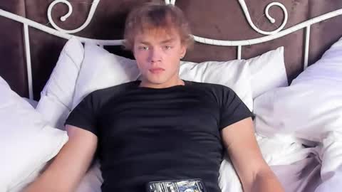 Snapshot of chase_muscular chatting on October 1, 2025, 10:32 am Chase online show from October 1, 2025, 10:32 am