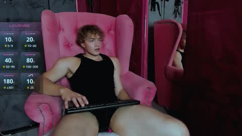 Snapshot of chase_muscular chatting on October 11, 2025, 4:27 pm Chase online show from October 11, 2025, 4:27 pm