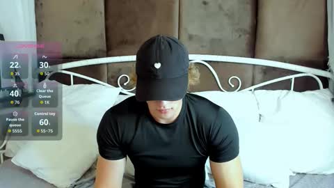 Snapshot of chase_muscular chatting on November 27, 2025, 11:01 am Chase online show from November 27, 2025, 11:01 am