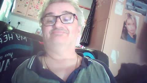 chatboxlee online show from July 26, 2026, 3:41 pm