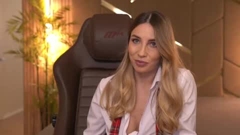 Snapshot of chaturbabe__ chatting on February 22, 2025, 3:14 pm Ira online show from February 22, 2025, 3:14 pm