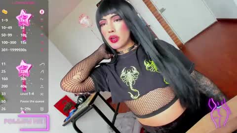 Sophie  online show from December 18, 2024, 7:52 pm