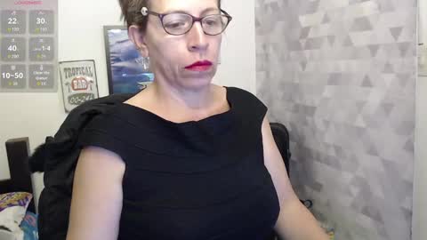 CHAYLA VICTORIA RUIZ  online show from September 8, 2025, 8:30 pm