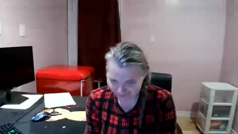 Snapshot of chealsiek chatting on October 30, 2025, 12:45 am chealsiek online show from October 30, 2025, 12:45 am