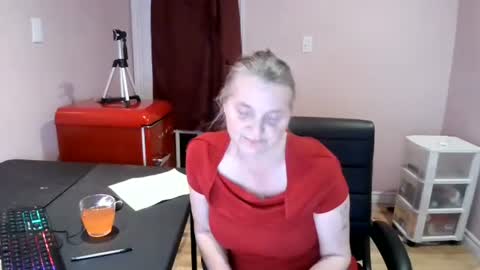 Snapshot of chealsiek chatting on November 7, 2025, 1:27 am chealsiek online show from November 7, 2025, 1:27 am