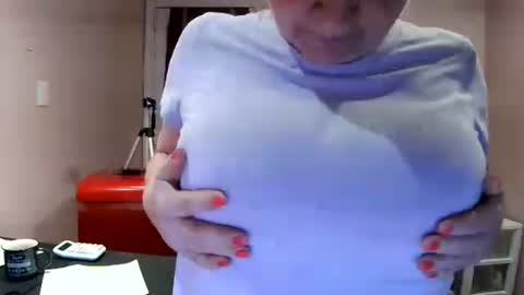 Snapshot of chealsiek chatting on November 9, 2025, 1:15 am chealsiek online show from November 9, 2025, 1:15 am