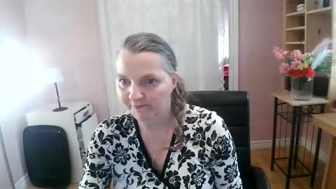 Snapshot of chealsiek chatting on May 3, 2026, 4:13 pm chealsiek online show from May 3, 2026, 4:13 pm