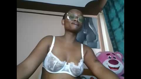 Snapshot of cheeky_charms chatting on May 16, 2026, 1:54 pm cheeky_charms online show from May 16, 2026, 1:54 pm