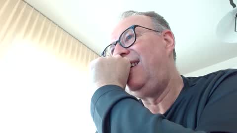 cheer2u online show from March 18, 2026, 3:37 pm