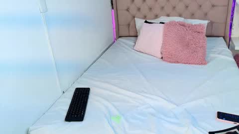 cheerry_moon online show from March 5, 2026, 7:32 pm