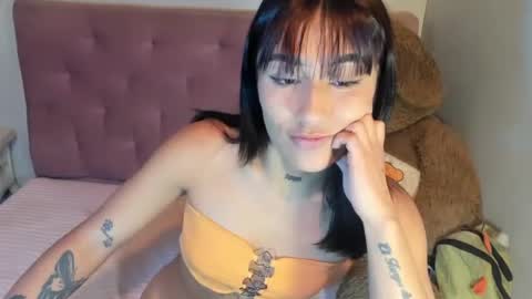 Snapshot of chellfox chatting on May 13, 2026, 4:10 am Chell online show from May 13, 2026, 4:10 am