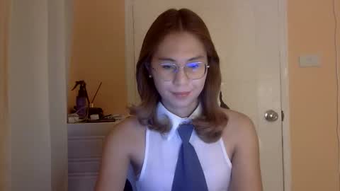 chelly4u69 online show from December 16, 2025, 4:28 am