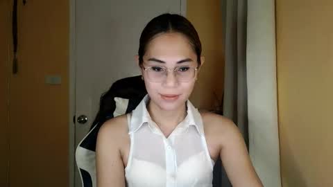 chelly4u69 online show from March 25, 2026, 11:55 pm