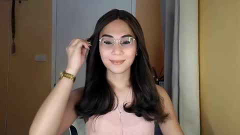 chelly4u69 online show from April 4, 2026, 10:57 am