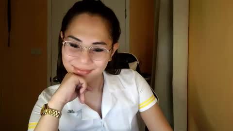 chelly4u69 online show from April 7, 2026, 10:31 pm