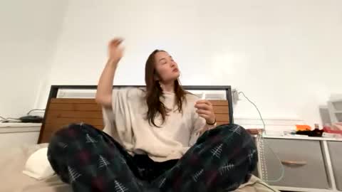 chellybear101 online show from February 9, 2026, 3:38 pm