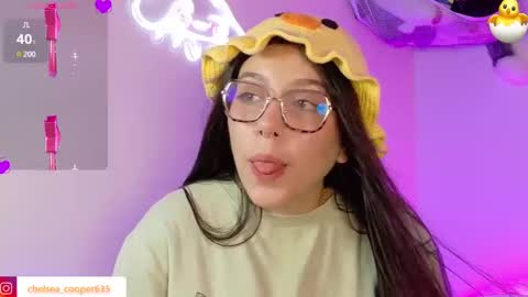 Snapshot of chelsea_coo chatting on February 4, 2025, 6:36 am Chelsea online show from February 4, 2025, 6:36 am