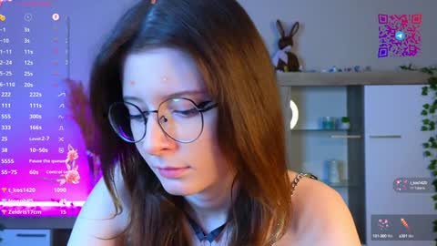 Mona online show from December 9, 2024, 6:14 pm