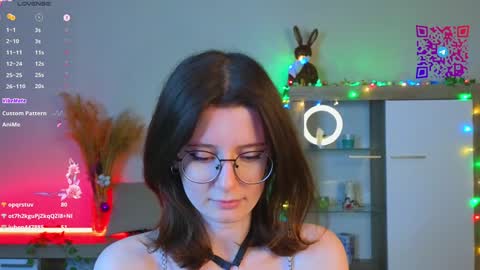 Mona online show from February 1, 2025, 9:29 pm