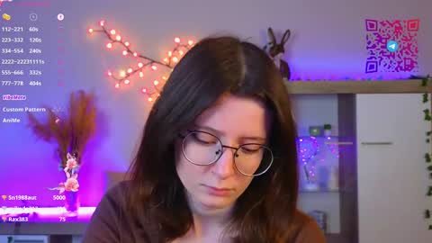 Mona online show from March 4, 2025, 9:43 pm