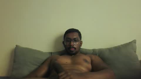 chennaibull1011 online show from April 26, 2026, 5:27 am