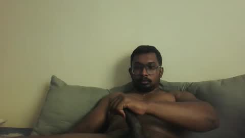chennaibull1011 online show from April 28, 2026, 5:12 am