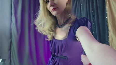 Snapshot of cherry_blossomsx chatting on January 14, 2025, 12:14 pm thanks guys see you tomorrow online show from January 14, 2025, 12:14 pm