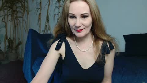 Snapshot of cherry_blossomsx chatting on March 11, 2025, 2:18 pm thanks guys see you tomorrow online show from March 11, 2025, 2:18 pm