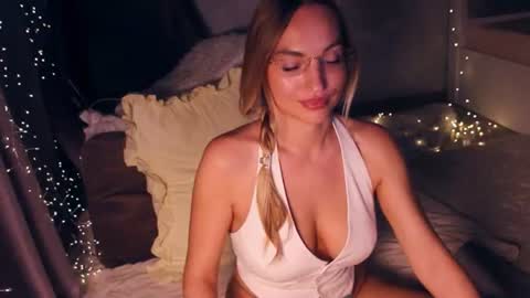 Snapshot of cherry_bomb19 chatting on June 14, 2026, 2:24 am CherryBomb online show from June 14, 2026, 2:24 am