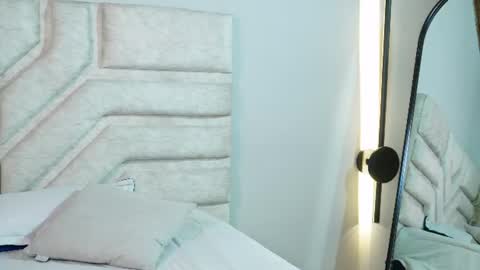 cherry_bunnyx online show from June 19, 2026, 4:28 am
