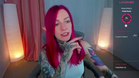 Snapshot of cherry_roxy chatting on February 22, 2025, 2:39 am Roxy online show from February 22, 2025, 2:39 am