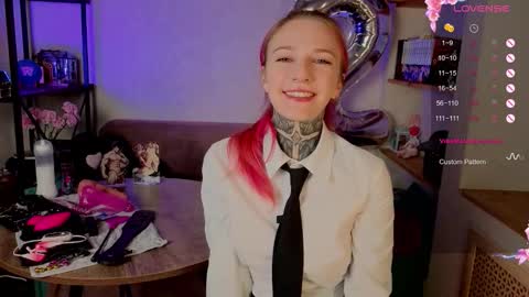 Snapshot of cherry_roxy chatting on October 19, 2025, 9:15 pm Roxy online show from October 19, 2025, 9:15 pm