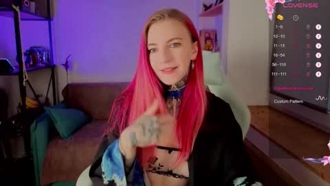 Snapshot of cherry_roxy chatting on November 17, 2025, 6:30 am Roxy online show from November 17, 2025, 6:30 am