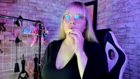 Snapshot of cherry_xoxx chatting on October 26, 2025, 1:50 pm online show from October 26, 2025, 1:50 pm