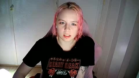 Snapshot of cherrybaby_0 chatting on June 10, 2026, 9:03 pm cherrybaby_0 online show from June 10, 2026, 9:03 pm