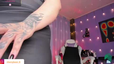 dayis independent model  online show from July 30, 2026, 1:15 am