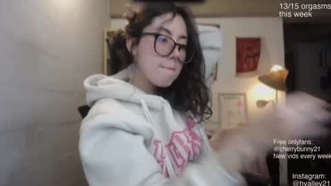 Sarah Prez online show from July 13, 2026, 4:48 am