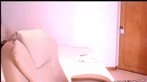 Snapshot of cherrycoloured chatting on November 17, 2025, 12:33 pm Anna online show from November 17, 2025, 12:33 pm