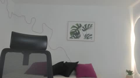 Snapshot of cherrydollxx chatting on October 25, 2025, 12:02 pm C H E R R Y online show from October 25, 2025, 12:02 pm