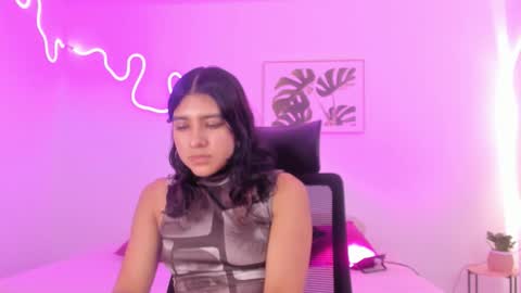 Snapshot of cherrydollxx chatting on October 26, 2025, 12:55 pm C H E R R Y online show from October 26, 2025, 12:55 pm