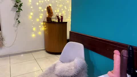 cherryjinx online show from April 15, 2026, 7:58 pm