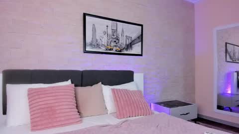 Ava online show from April 19, 2026, 4:01 am