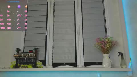 Lysia online show from February 25, 2026, 1:43 pm