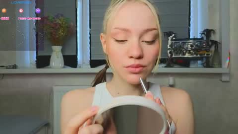 Lysia online show from April 28, 2026, 4:50 am