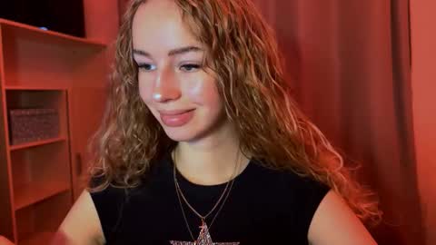 Snapshot of cherryrush951544 chatting on November 19, 2025, 4:18 pm Evie online show from November 19, 2025, 4:18 pm